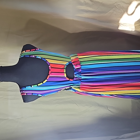 Love women's dress size medium - Picture 3 of 4